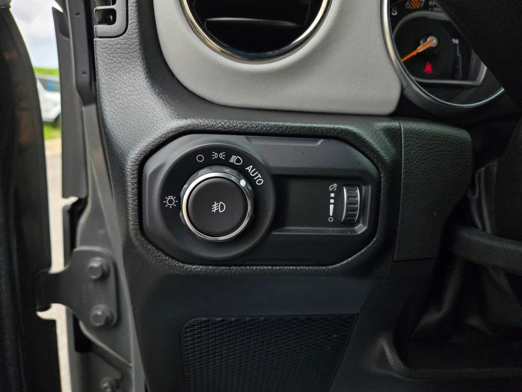 Certified Used 2023 Gray Jeep Altitude image 15