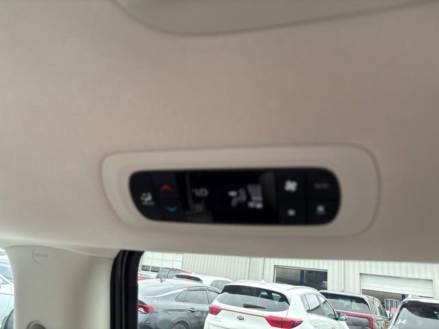 Used 2019 Crystal Metallic Chrysler Touring L Plus image 33