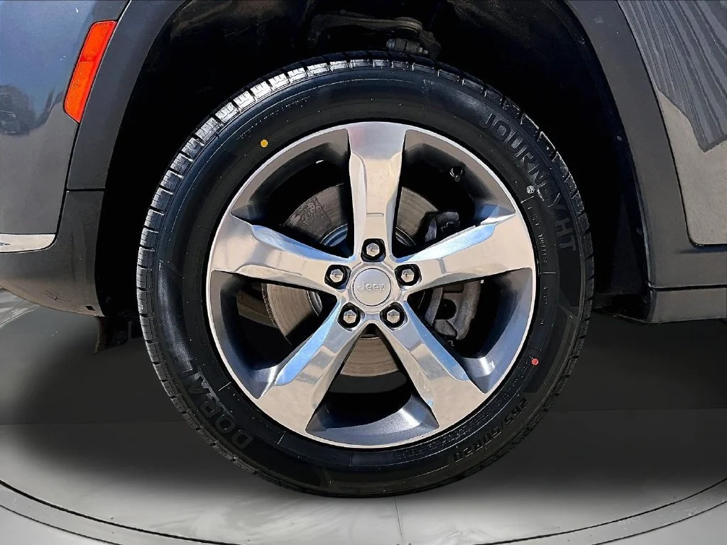 Certified Used 2022 Gray Jeep Limited image 35