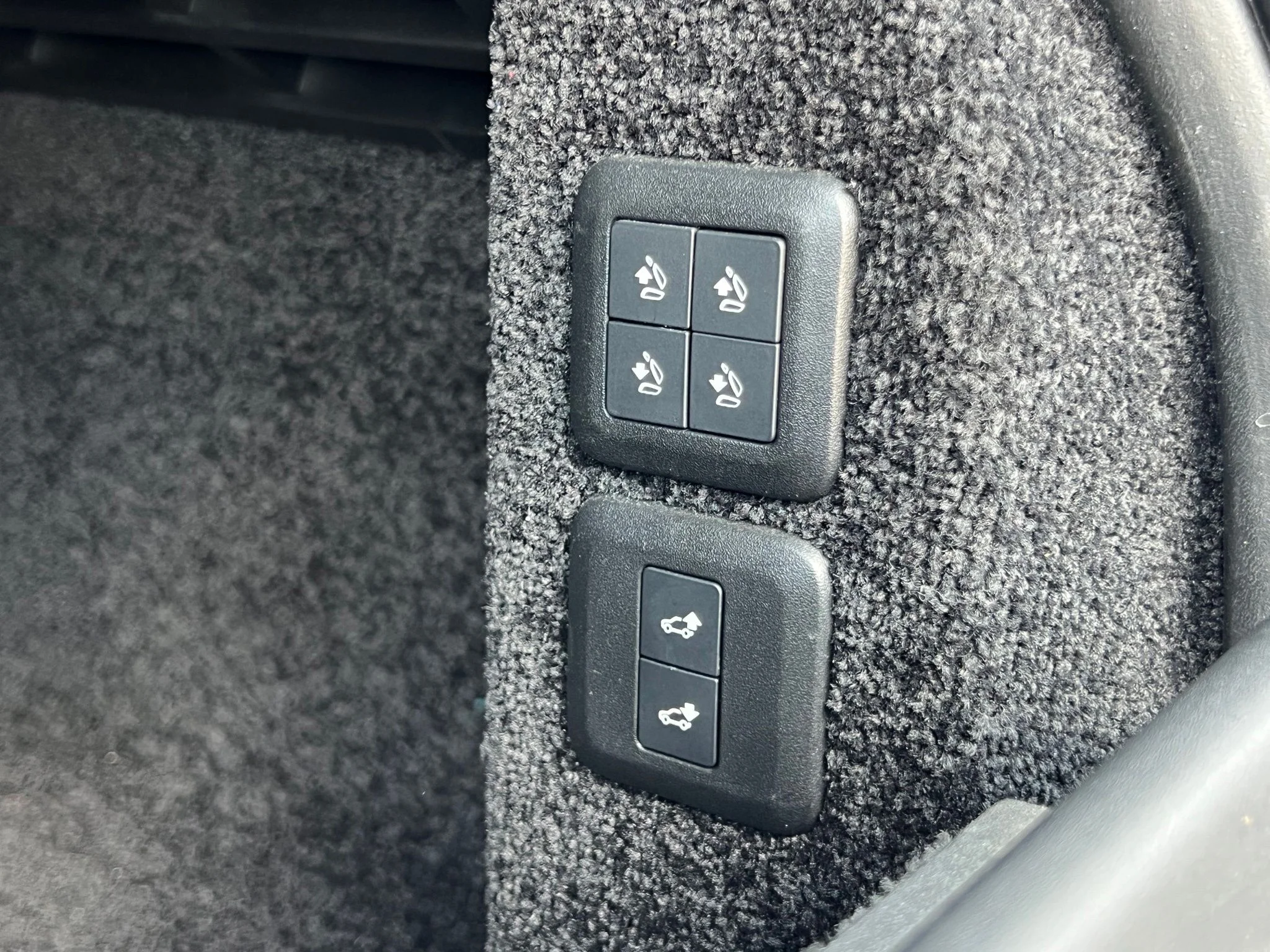 Used 2019  Land Rover 5.0L V8 Supercharged image 22