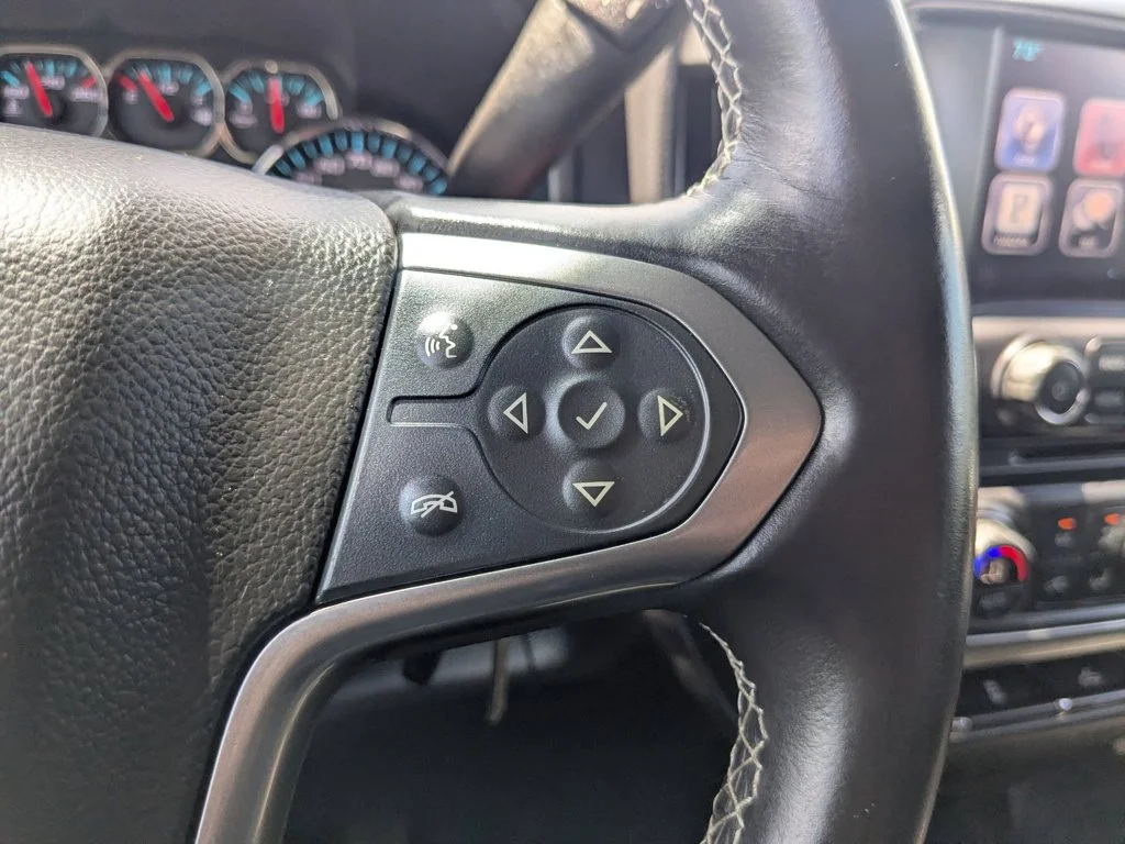 Used 2015 Black Chevrolet LT image 21