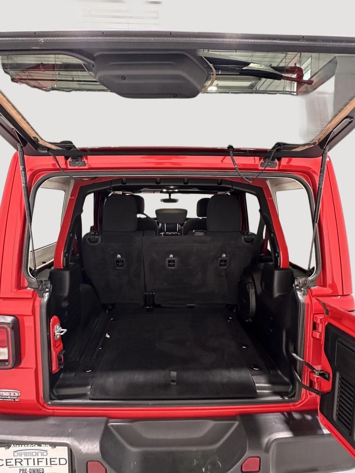 Used 2021 Firecracker Red Jeep Unlimited Sahara image 21