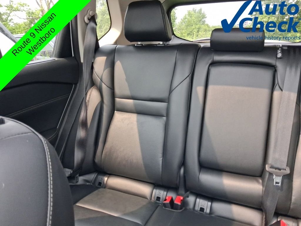 Used 2024 White Nissan SL image 18