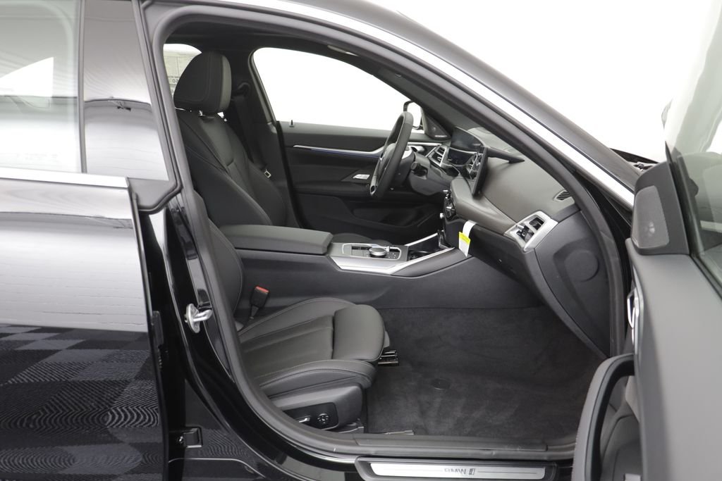 New 2026 Black Sapphire Metallic BMW xDrive40 image 20