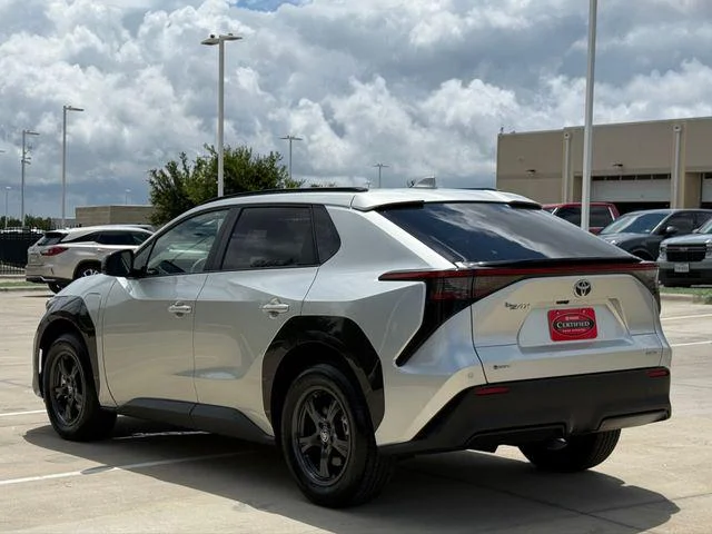 Certified Used 2024 ELEMENTAL SILVER Toyota XLE image 6