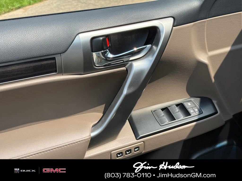 Used 2022 Silver Lexus 460 image 22