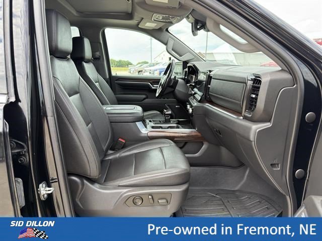 Used 2022 Onyx Black GMC SLT image 16