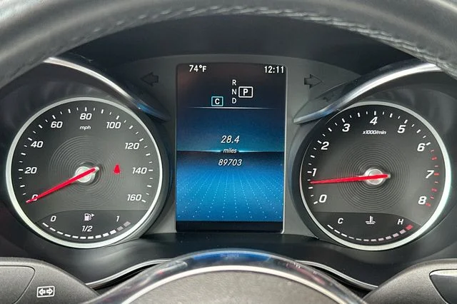 Used 2021  Mercedes-Benz GLC 300 Coupe image 22