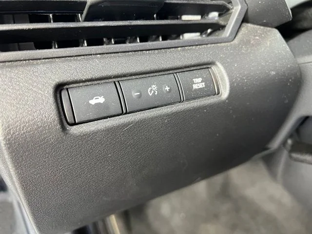 Used 2025 Black Nissan 2.5 SR image 17