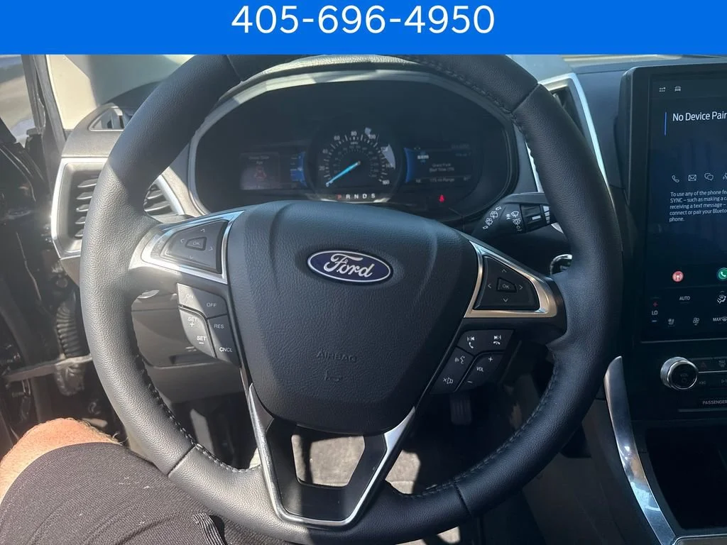 Pre-Owned 2024 Ford Edge Titanium