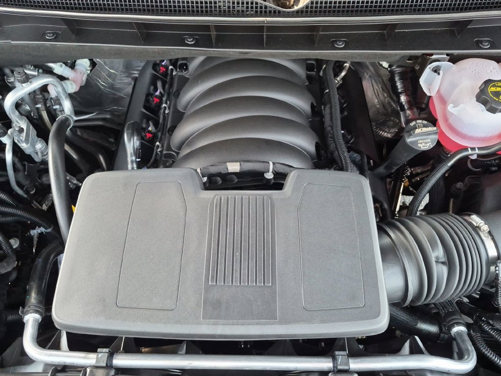 2026 Chevrolet Suburban LT - Photo 13
