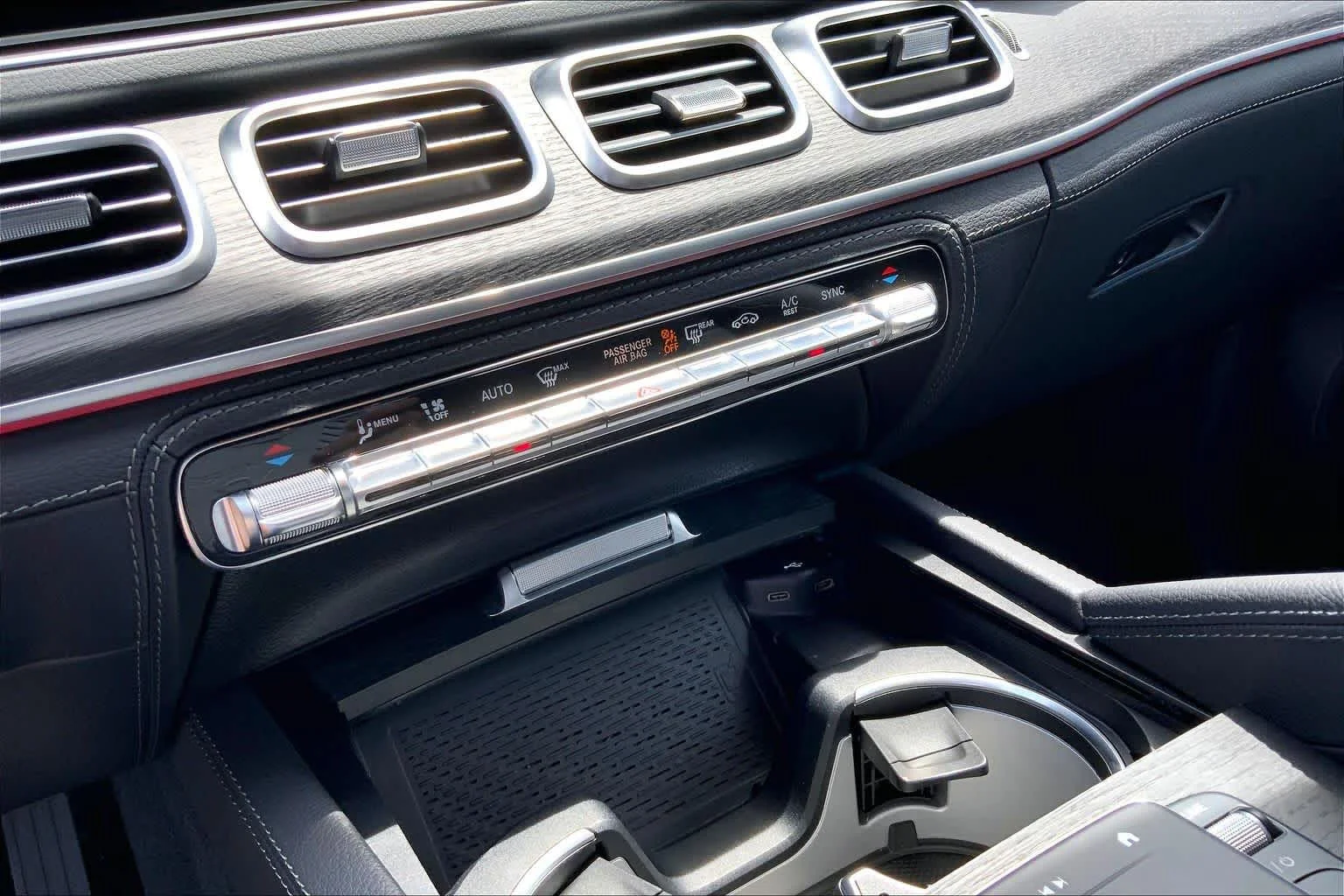 Used 2024 Polar White Mercedes-Benz GLE 350 image 31