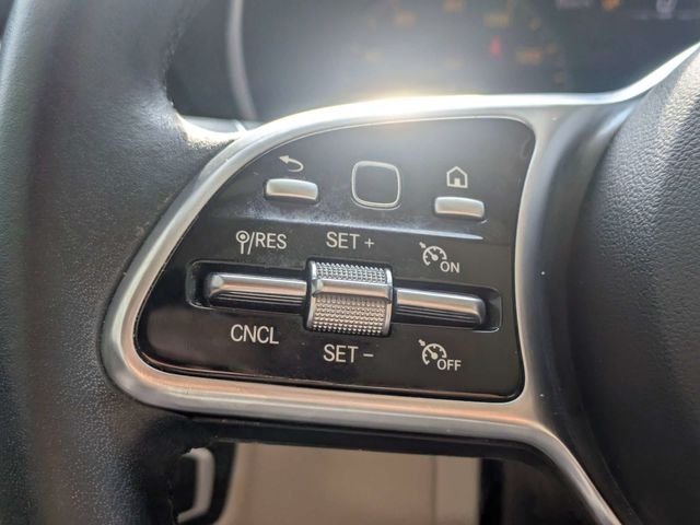 Used 2022  Mercedes-Benz GLC 300 image 34