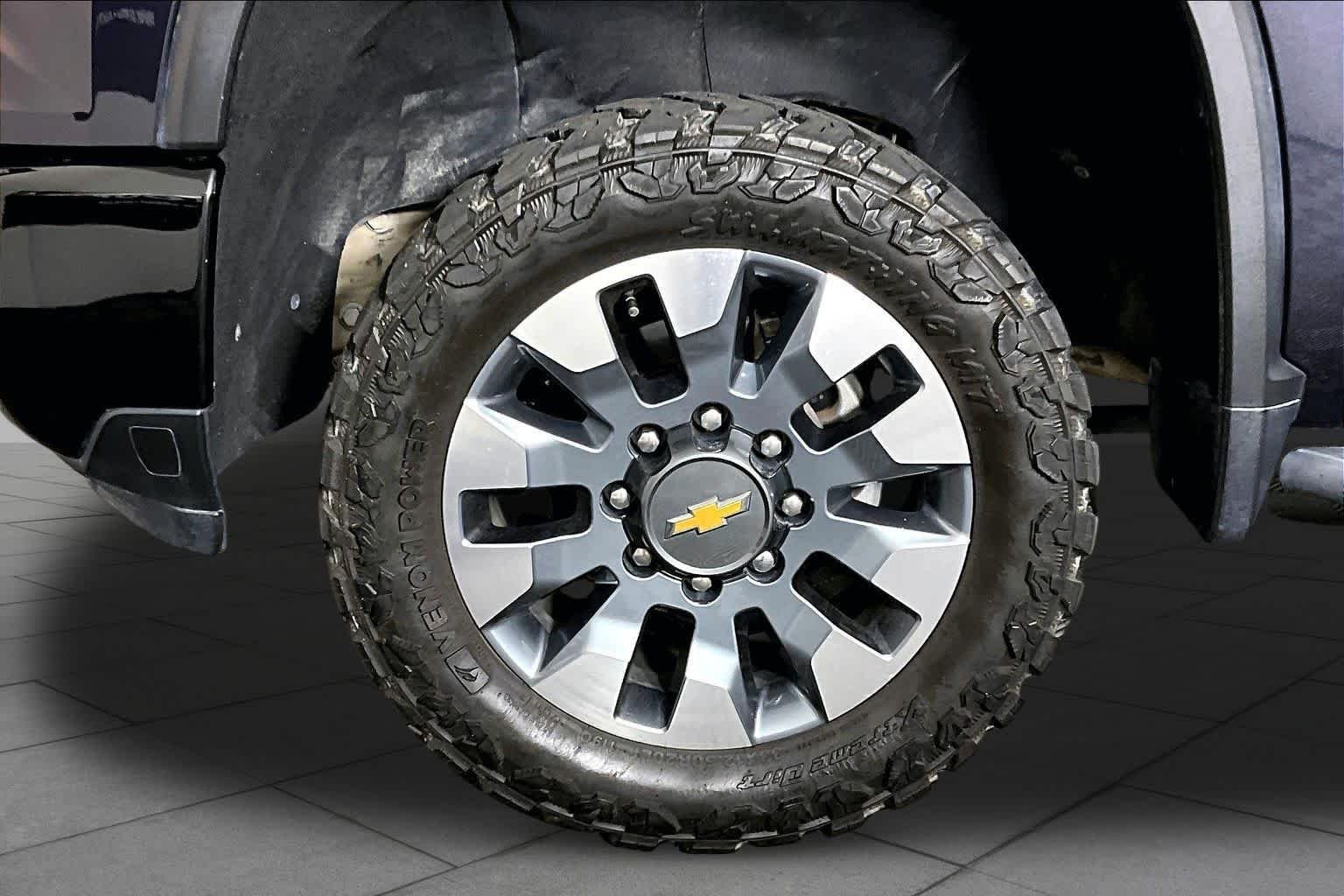 Used 2024 Dark Ash Metallic Chevrolet Custom image 10