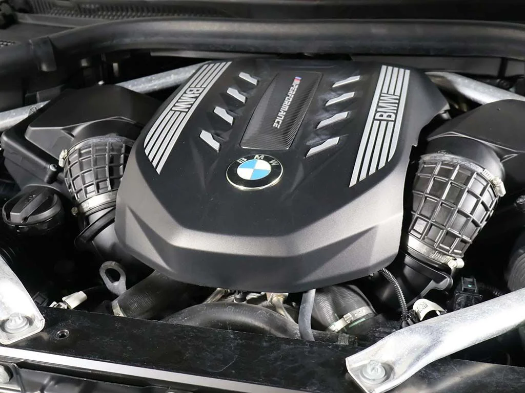 Used 2022 Black BMW M50i image 22