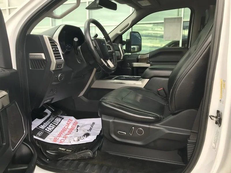 Used 2017 Oxford White Ford Lariat image 6