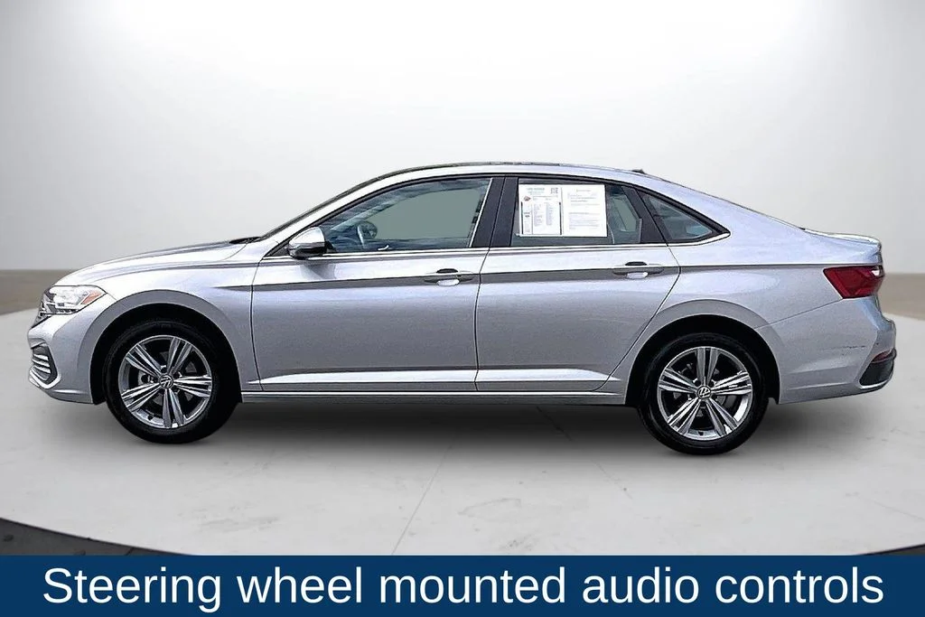 Used 2024  Volkswagen 1.5T SE image 5