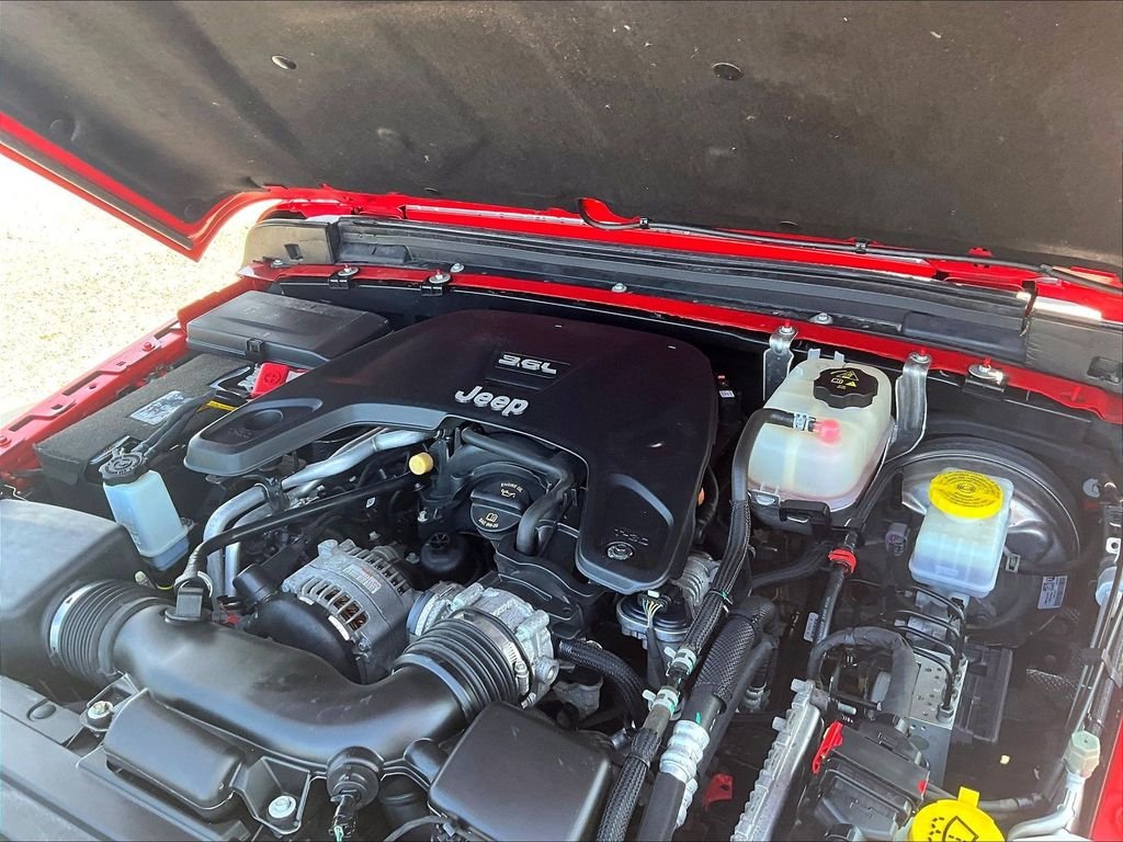 Used 2021 Red Jeep Sport S image 34