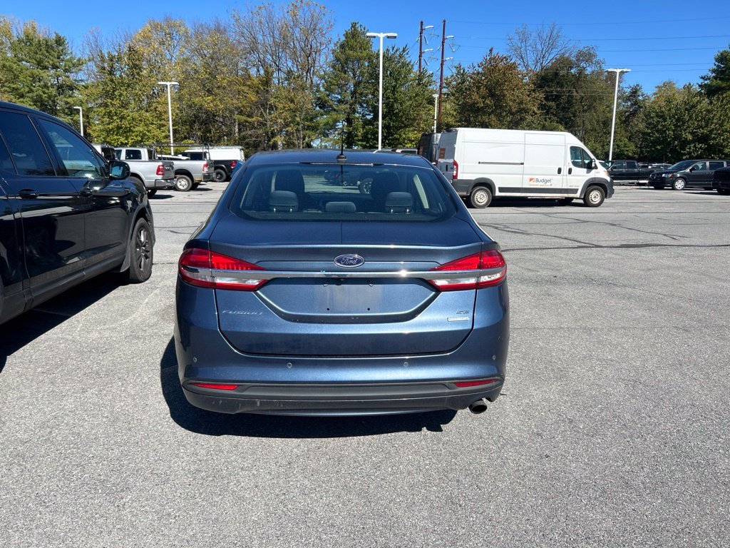 Used 2018 Blue Ford SE image 6