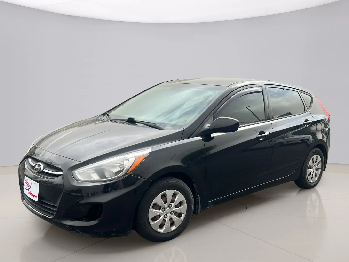 Used 2016 Black Hyundai SE image 2
