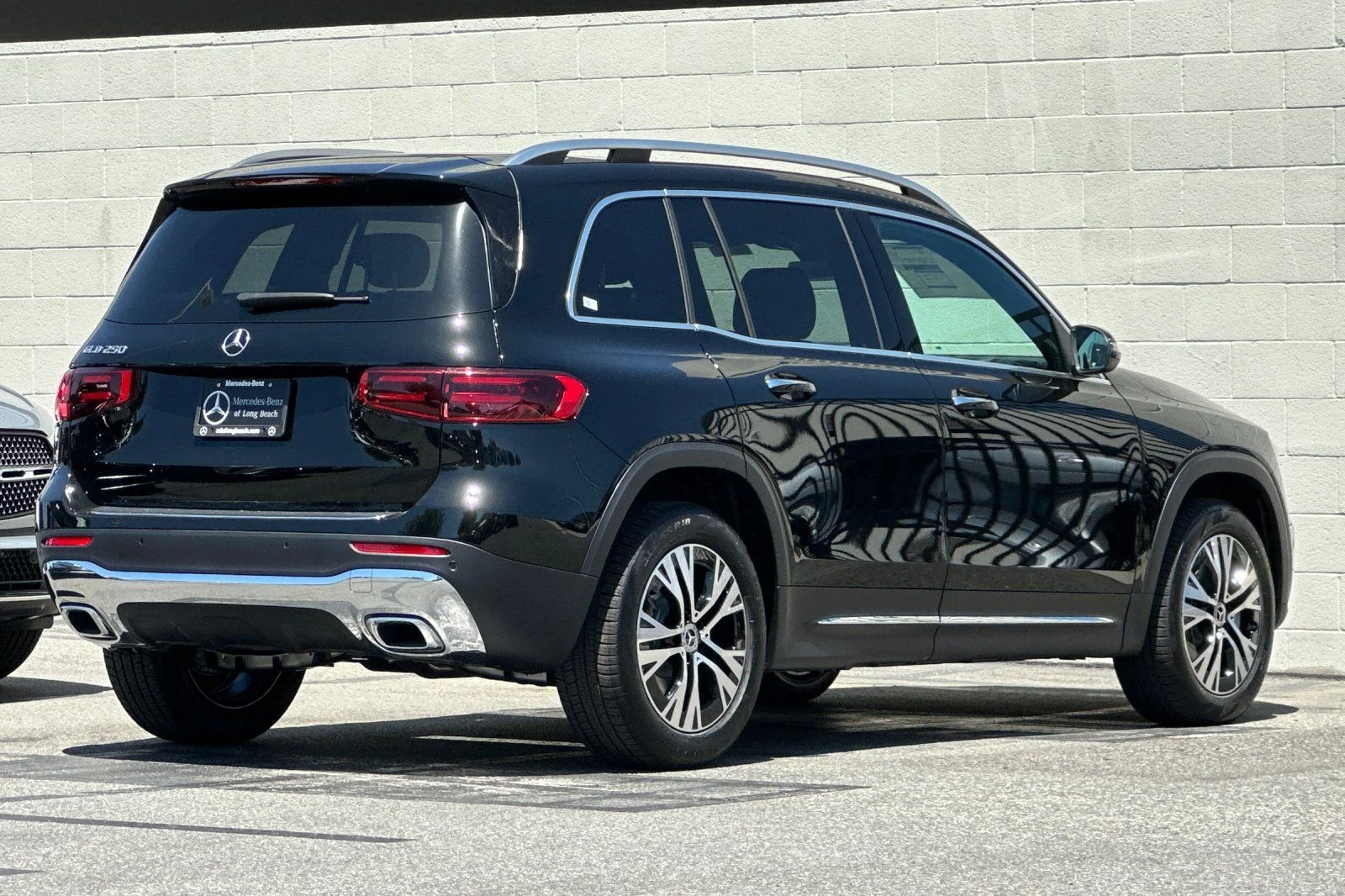 New 2026 Black Mercedes-Benz GLB 250 image 5