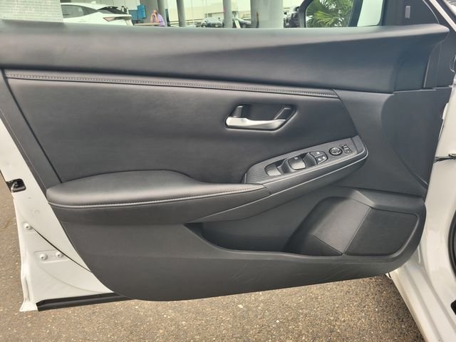 Used 2024 White Nissan SV image 18