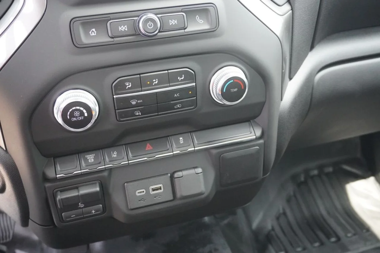 2025 GMC Sierra 3500HD Pro - Photo 26