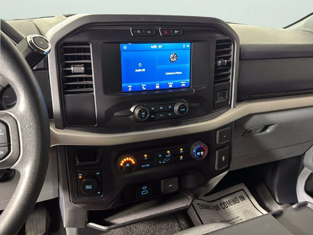 Used 2021  Ford XL image 24