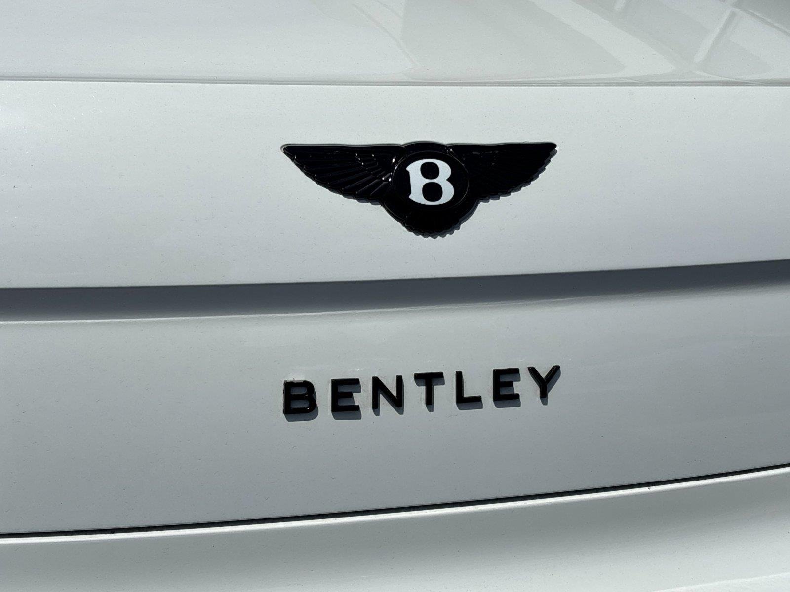 Used 2021 Glacier White Bentley W12 image 16