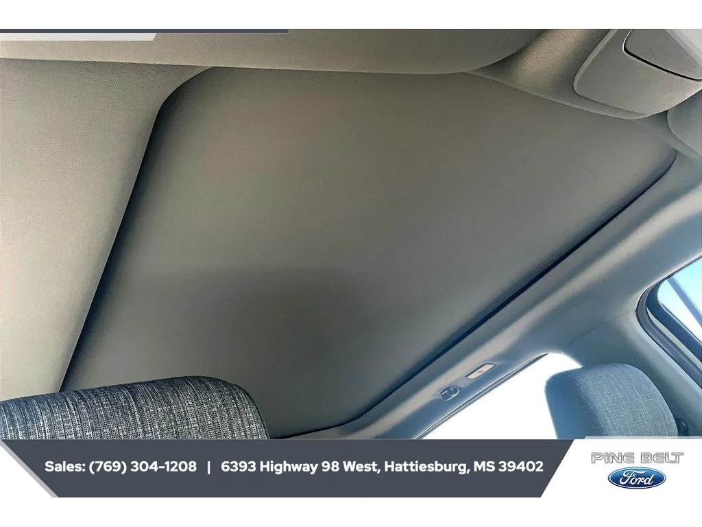 New 2026 Oxford White Ford F-250® XLT image 17