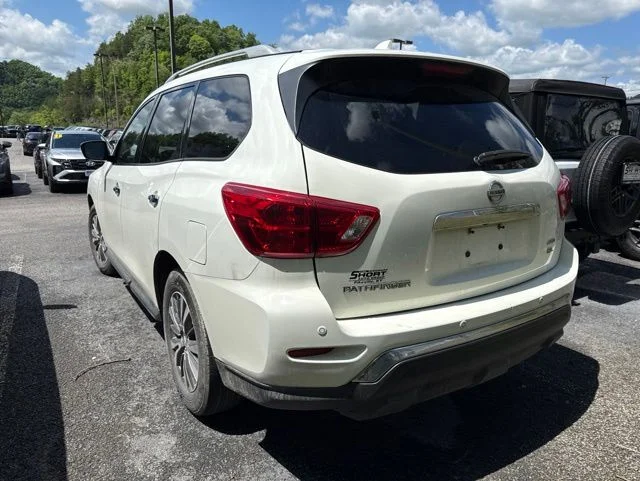 Used 2019 White Nissan SL image 4