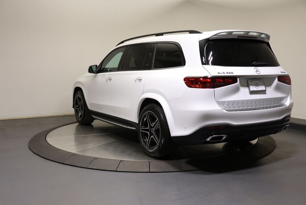 New 2026 MANUFAKTUR Moonlight White Metallic Mercedes-Benz GLS 450 image 5