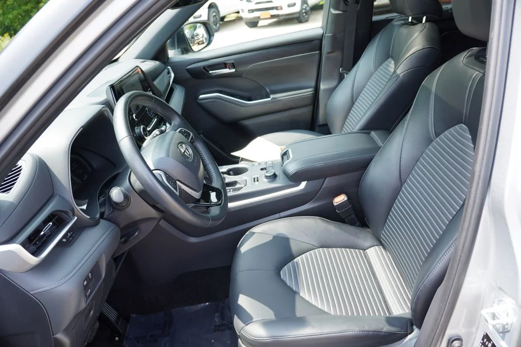 Used 2025 Celestial Silver Metallic Toyota XSE image 15