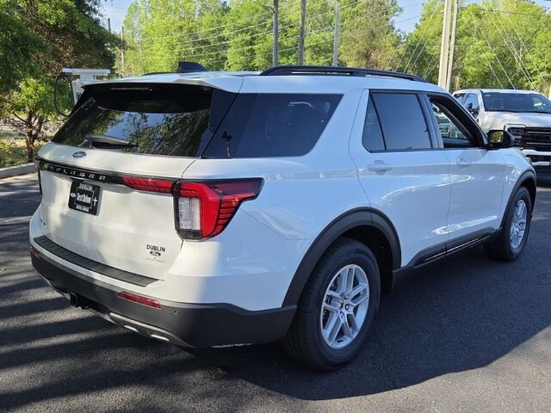 New 2026 Star White Metallic Tri-Coat Ford Active image 15