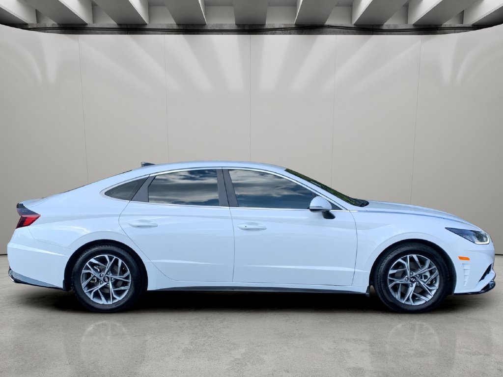 Used 2023 Serenity White Hyundai SEL image 6