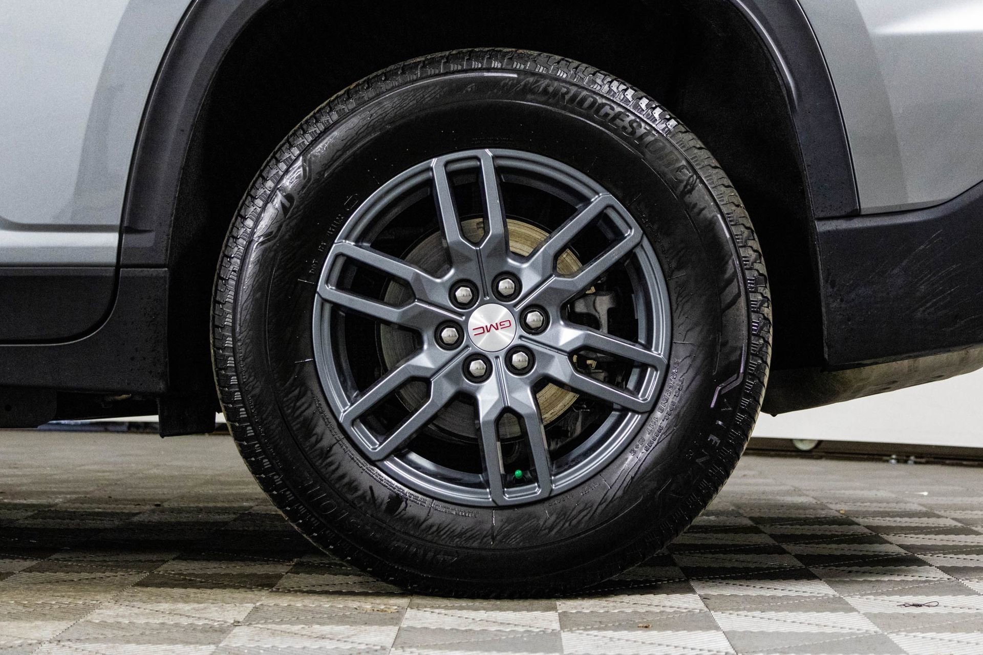 2025 GMC ACADIA - Image 42