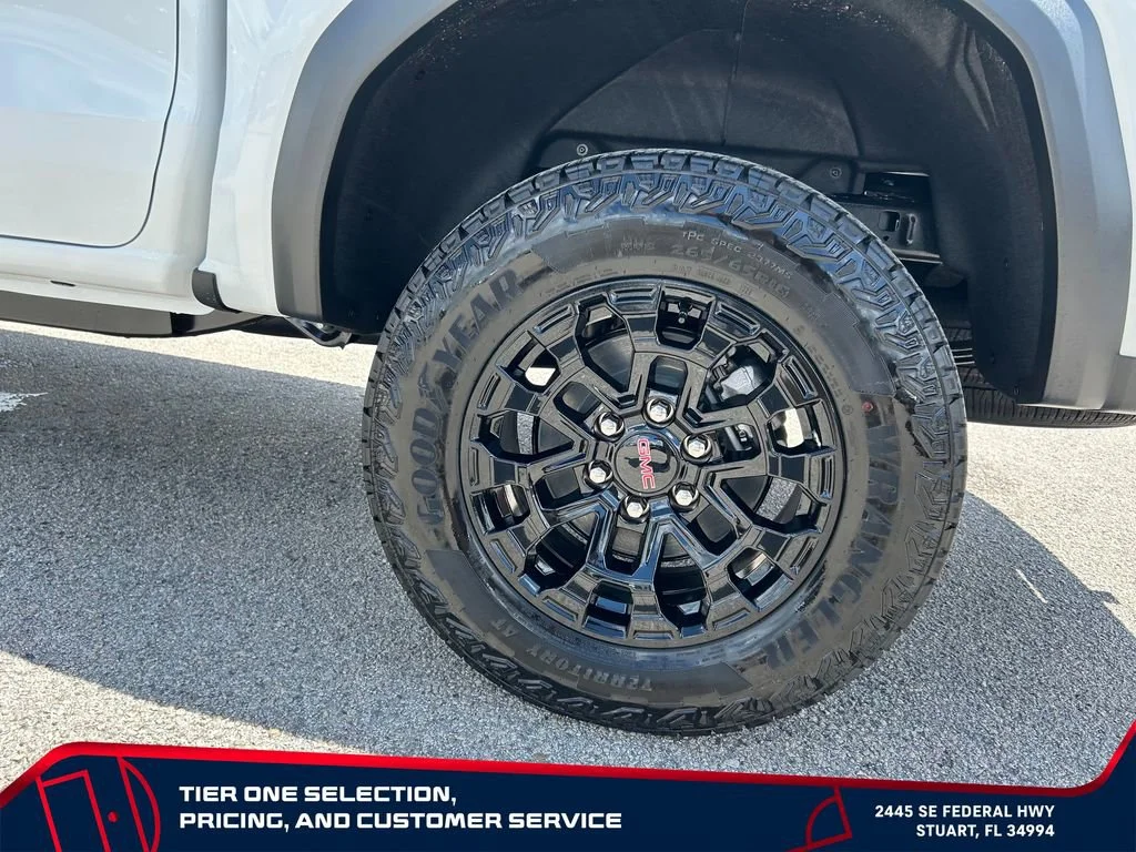 New 2026 Summit White GMC Elevation image 9
