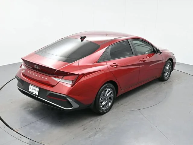 Used 2024 Ultimate Red Hyundai SEL image 34
