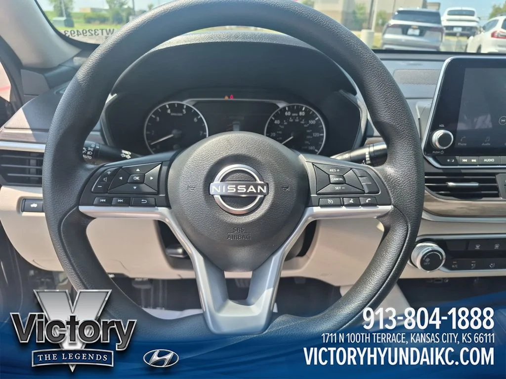 Used 2025 Black Nissan 2.5 SV image 19