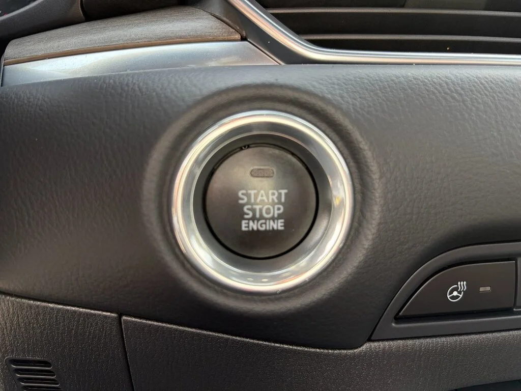Used 2024  Mazda Signature AWD at Top of the Line. Turbo! Finance a image 31