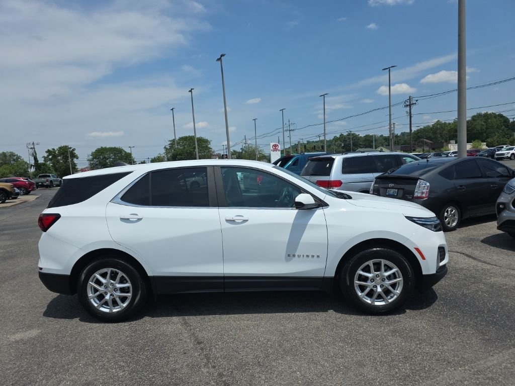 Used 2022 White Chevrolet LT image 3