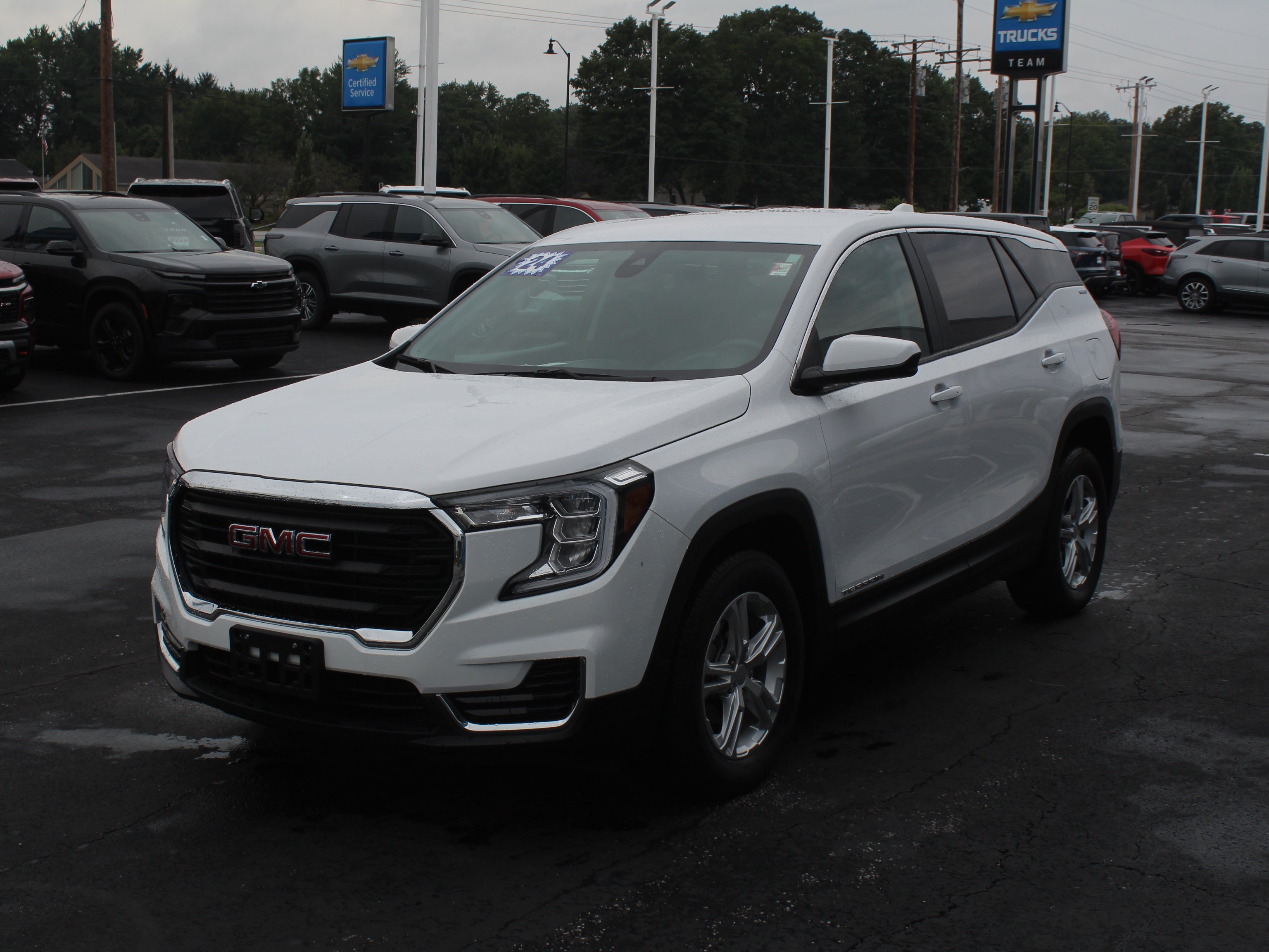 2024 GMC Terrain SLE - Photo 9