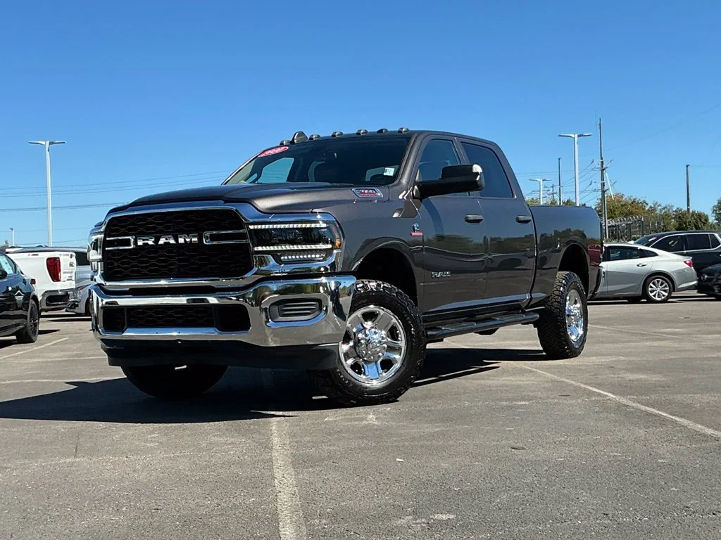 Used 2020 Crystal Metallic Ram Tradesman image 2