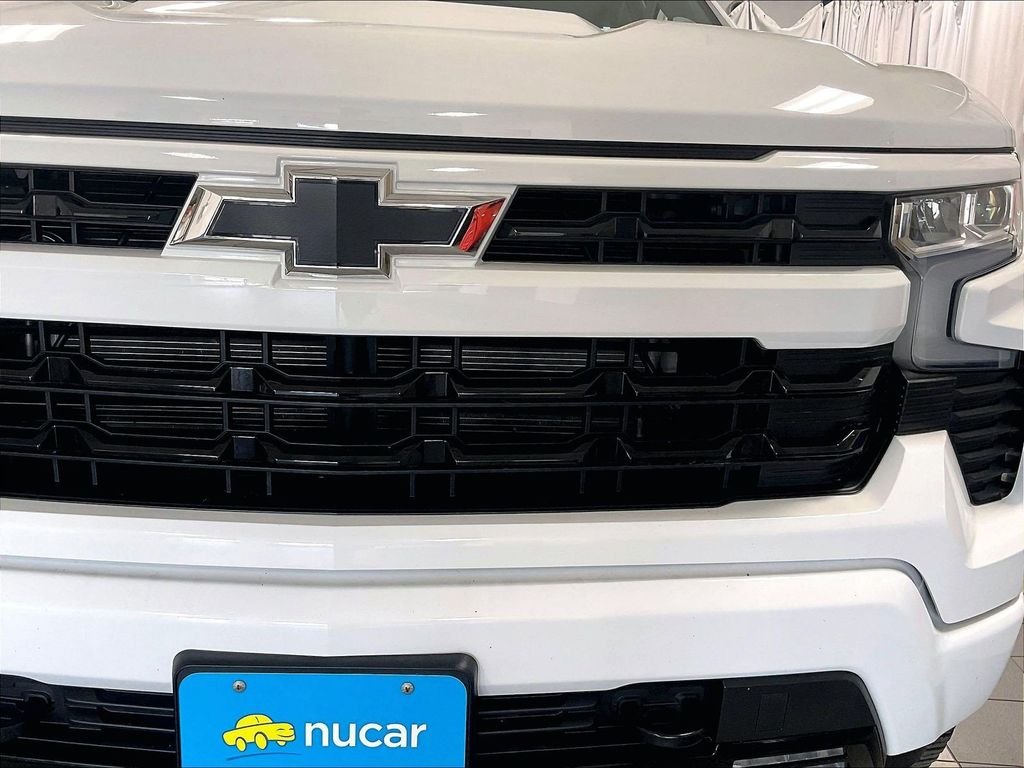 Used 2022 White Chevrolet RST image 32