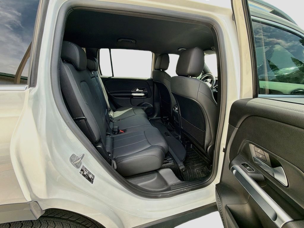 Used 2024 White Mercedes-Benz GLB 250 image 26