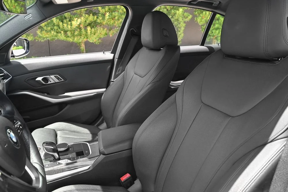 Used 2019 Black BMW 330i image 11