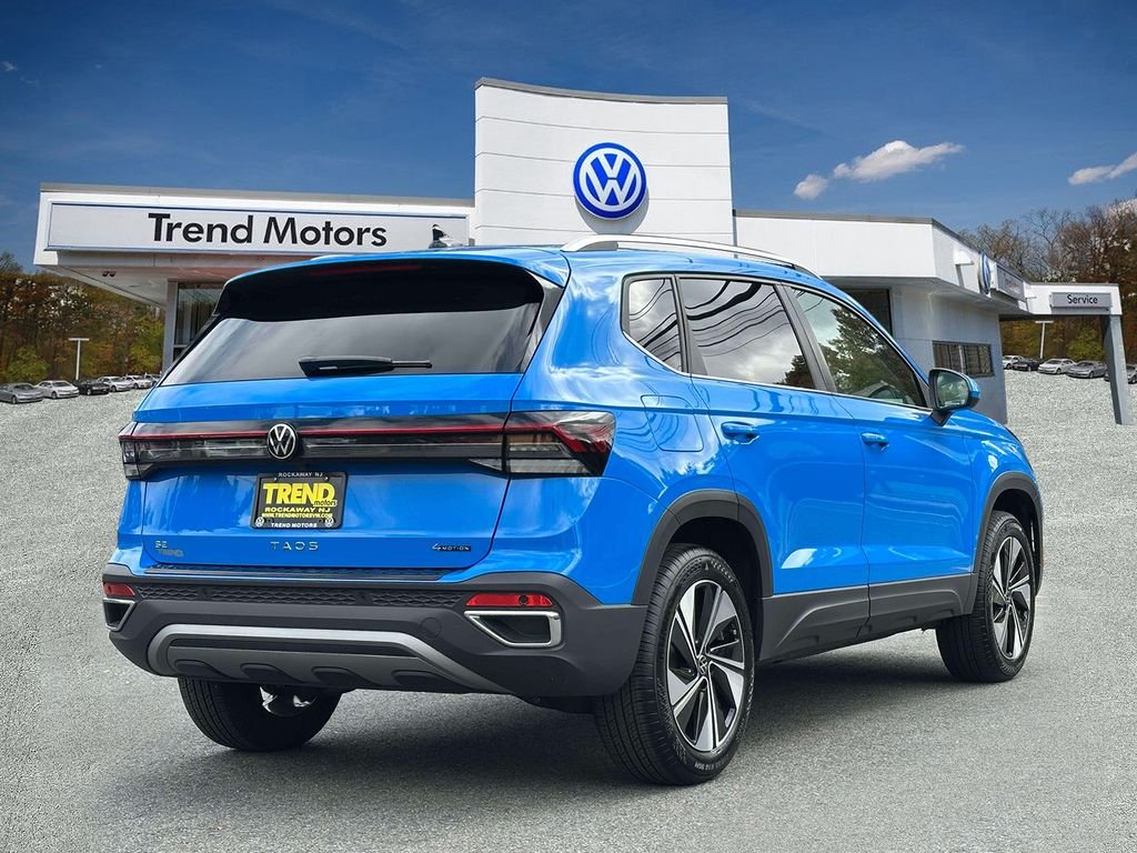 Certified Used 2025 Blue Volkswagen 1.5T SE image 6