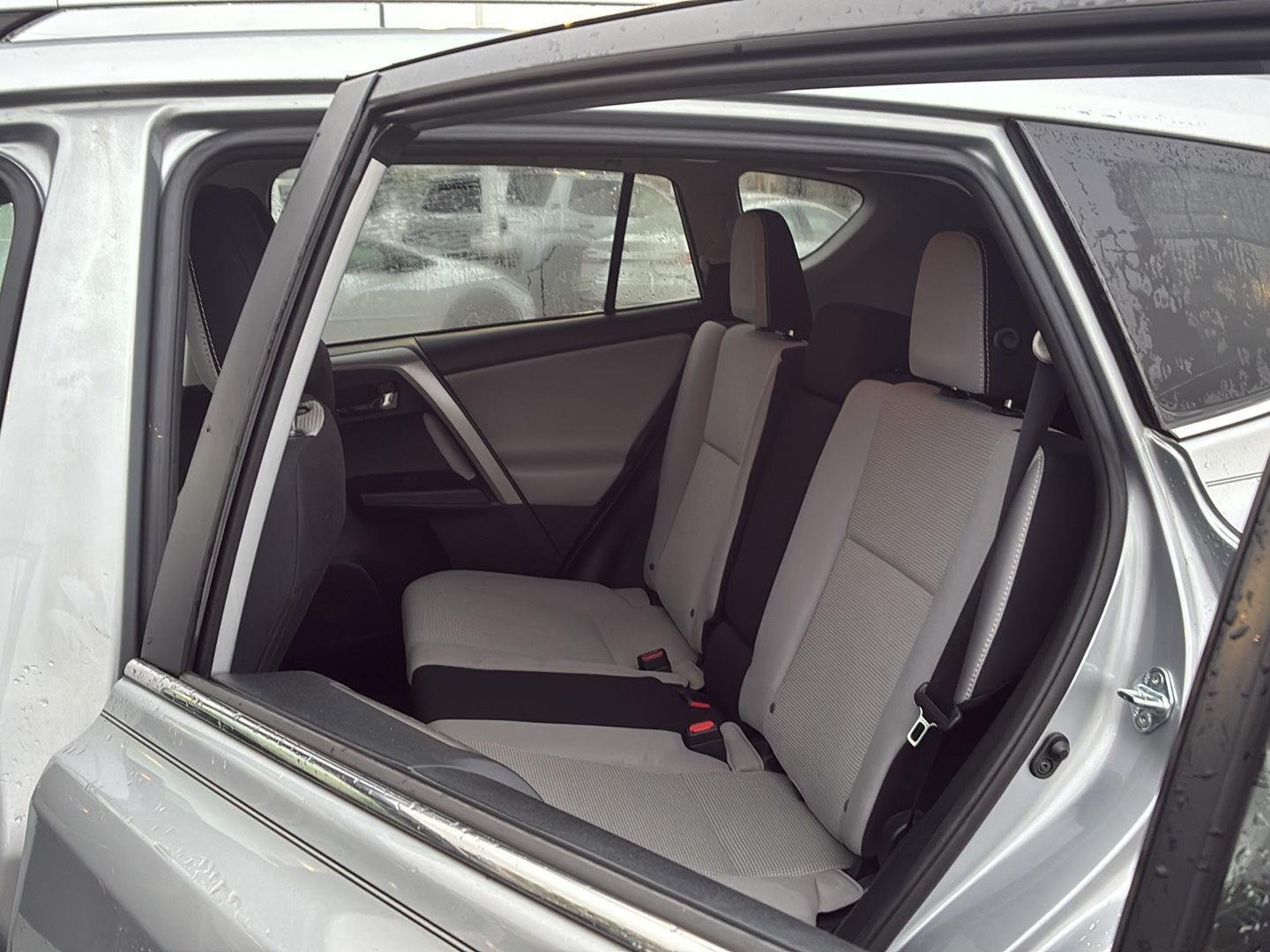 Used 2018 Silver Sky Metallic Toyota XLE image 4