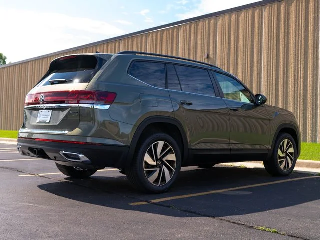 Used 2026 Green Volkswagen 2.0T SE w/Technology image 8