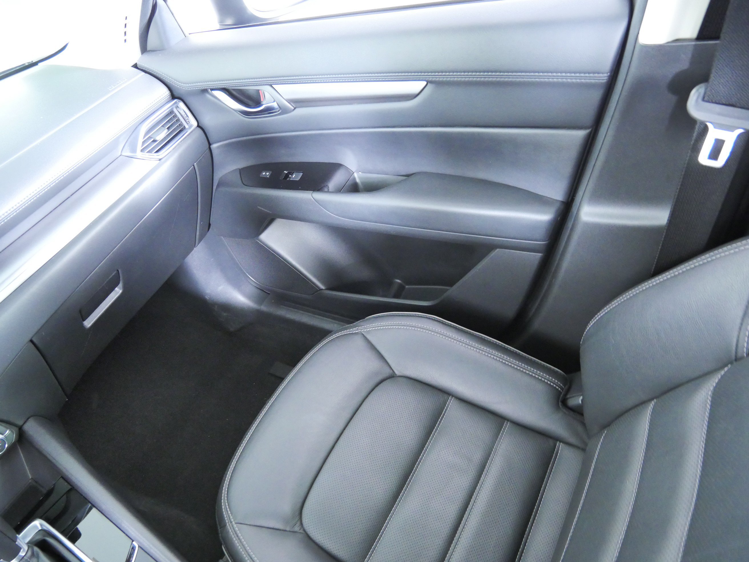 Used 2025 Jet Black Mica Mazda 2.5 S Preferred Package image 21